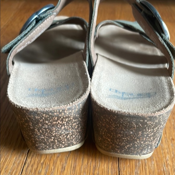 Dansko Green Leather Sandals - Picture 3 of 6